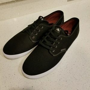 Men's size 13 BRAND new skater shoes Emerica