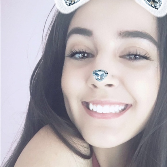 Meet your Posher, Isabella - Picture 1 of 1