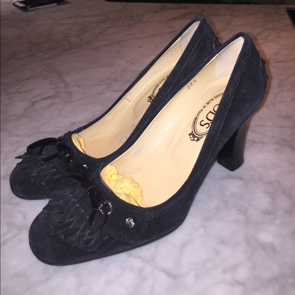 Tods Black Seude Pumps with Tassels
