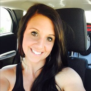 Meet your Posher, April