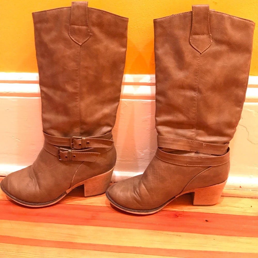 Charles Albert taupe boots