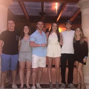 Meet your Posher, Zach