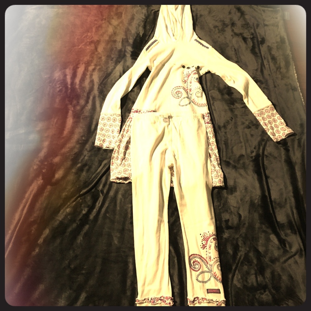 White sweater with matching pants and headband