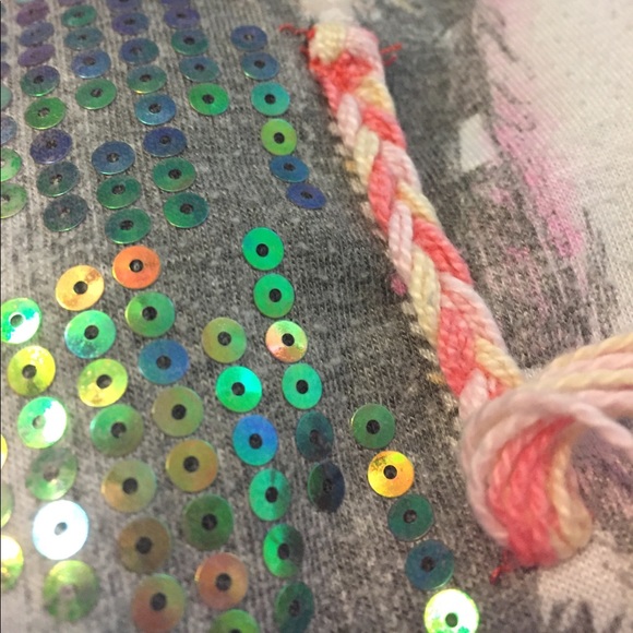 ❌TRADED❌ D-Signed shirt with a girl on front - Picture 2 of 7