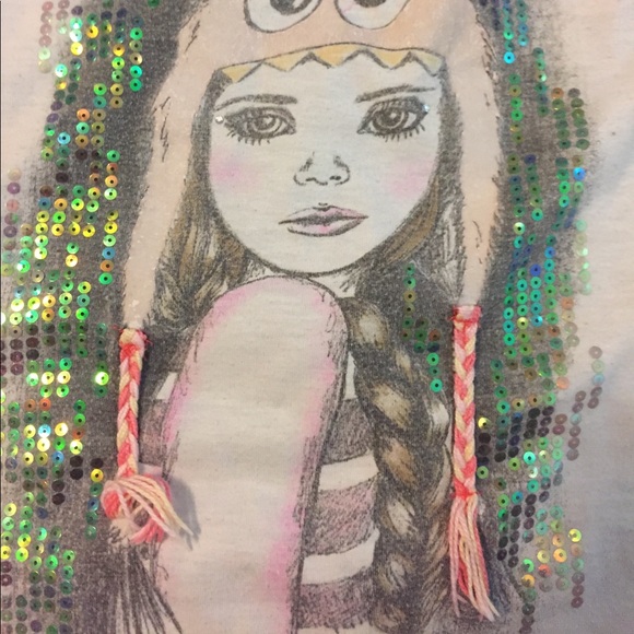 ❌TRADED❌ D-Signed shirt with a girl on front - Picture 4 of 7