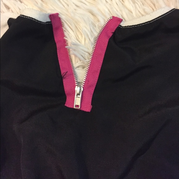 ❌TRADED❌ D-Signed shirt with a girl on front - Picture 7 of 7