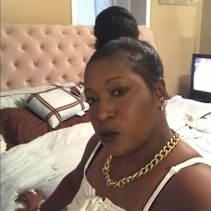 Meet your Posher, Tonya