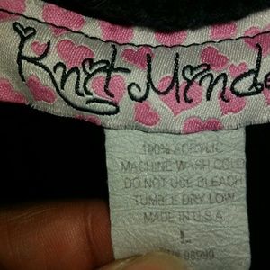 Knitted shoulder cover