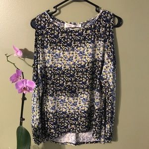 🔖NWT🔖{Vintage Havana} Cold shoulder top