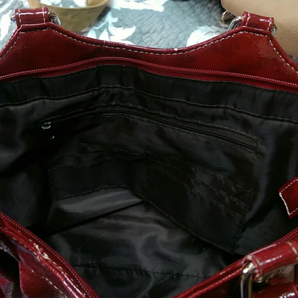 Red Purse - Picture 4 of 6