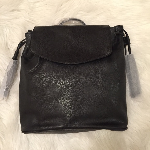 Black tassel backpack - Picture 5 of 8