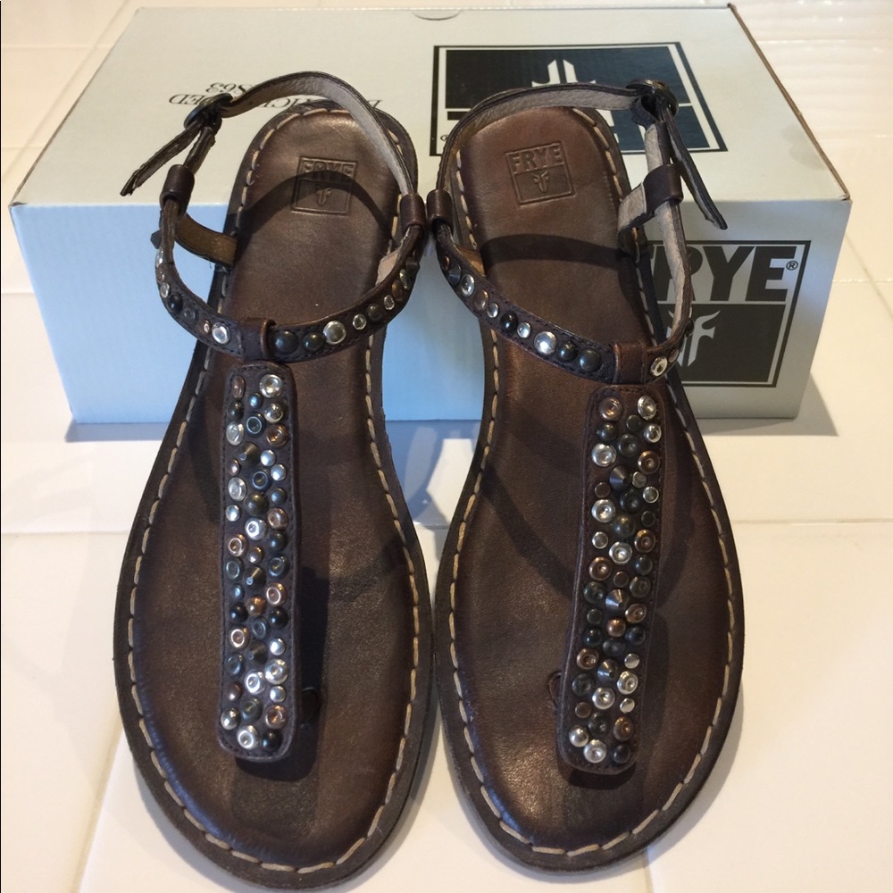 Frye - Kayla T Strap Sandals