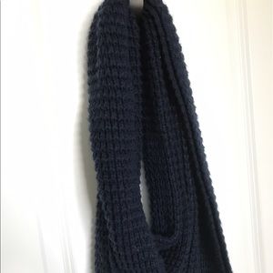 Blue knit scarf