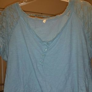 Casual tee shirt with lace short sleeves