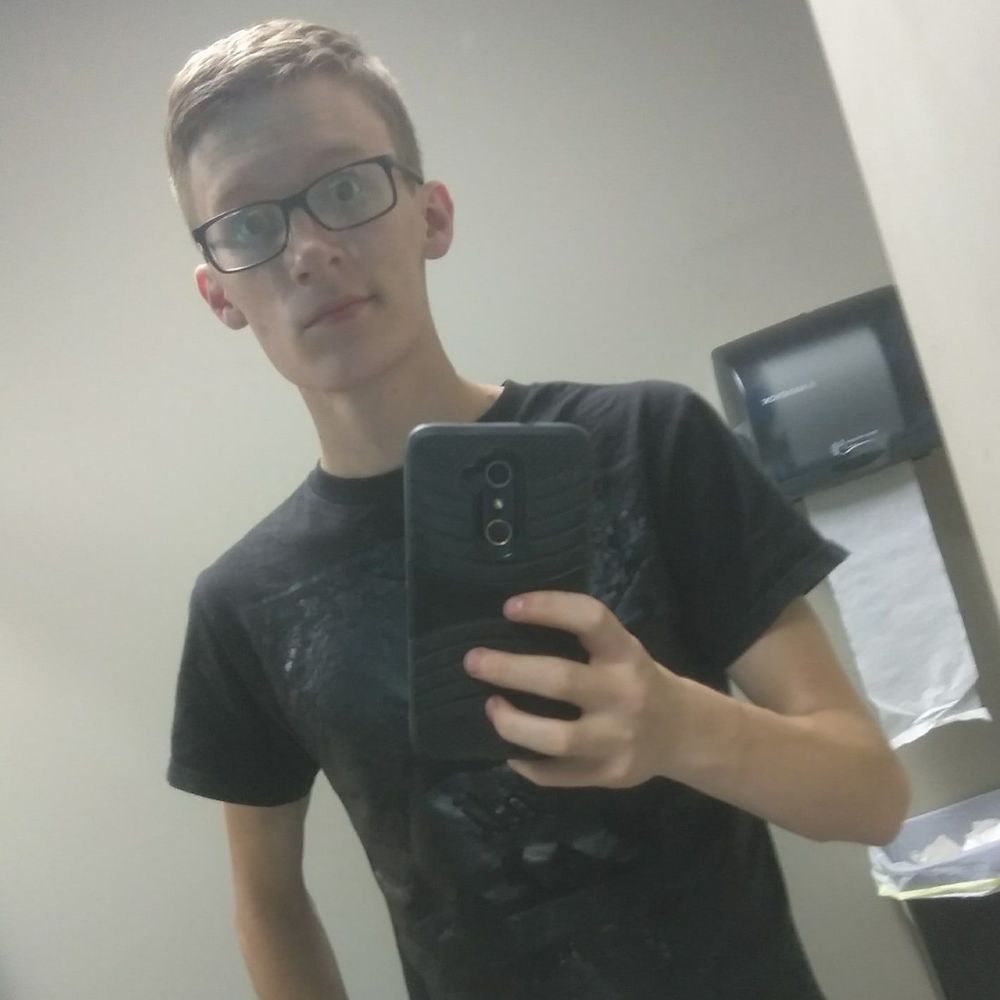 Meet your Posher, Elijah