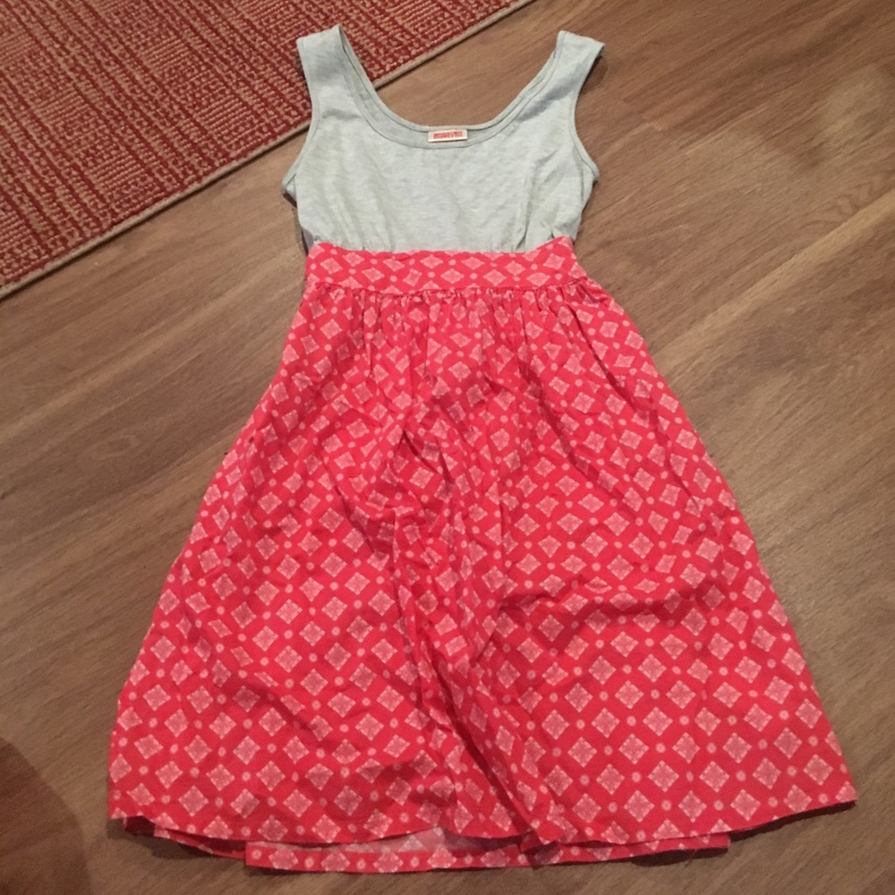 Summer pink and grey dress with pockets