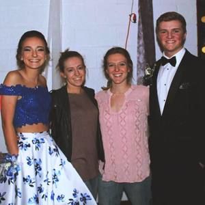 Meet your Posher, Dustin