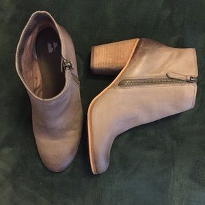 Beige heeled booties!