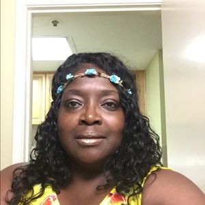Meet your Posher, Cassandra
