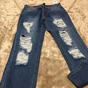 Ripped boyfriend jeans Forever 21