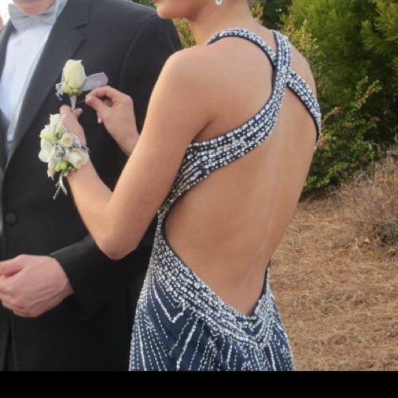 Prom or formal dress! - Picture 4 of 5