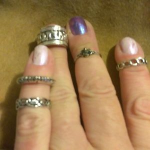 Five lower 👇 knuckle adorable 💍 rings