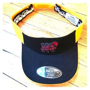 MEN'S NY BLACK YANKEES ADJUSTABLE VISOR
