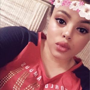 Meet your Posher, Ayonna