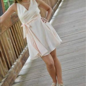 EUC BEAUTIFUL FLOWY DRESS