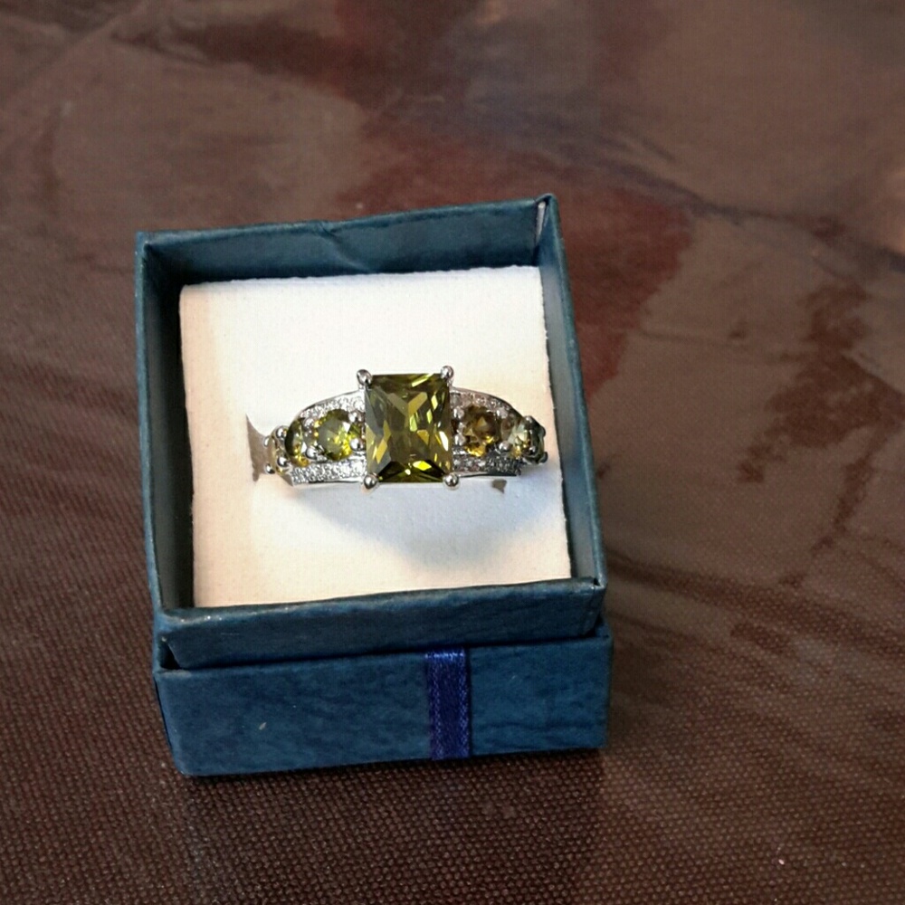 Ring, quality cz stones, gorgeous.