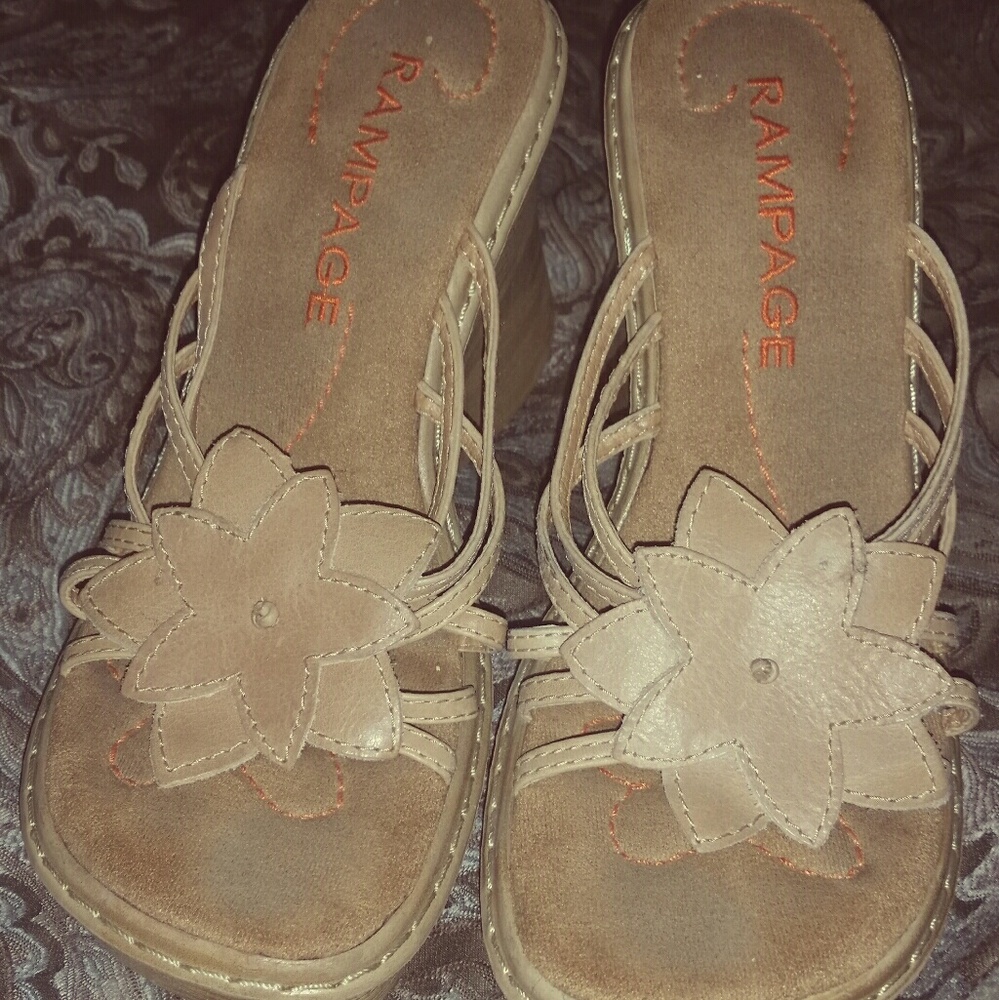Wedge sandals👡