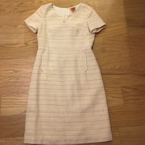 Short sleeve cream dress