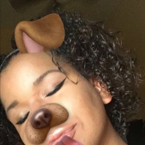 Meet your Posher, Chaia