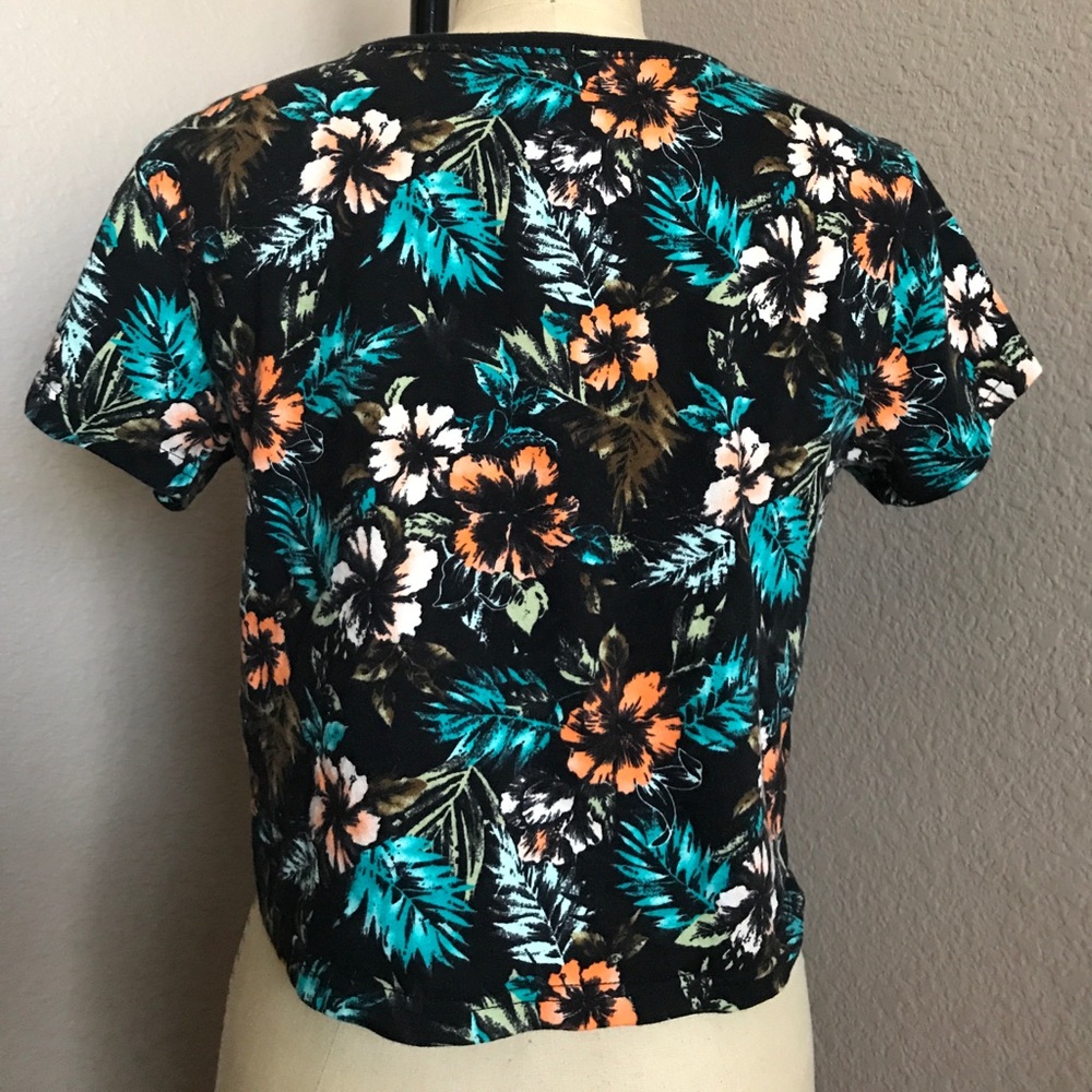Crops Tops - Picture 3 of 4