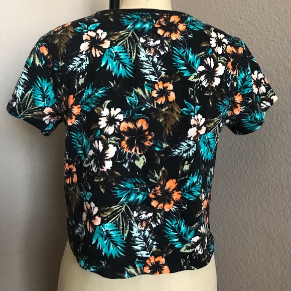 Crops Tops - Picture 3 of 4