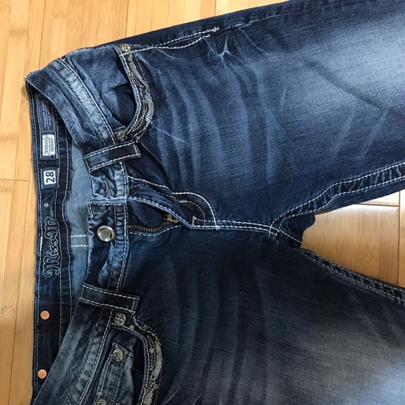 Jeans - Picture 2 of 3