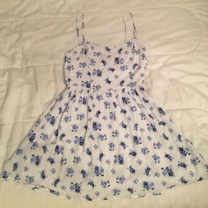 Forever 21 blue and white flower dress