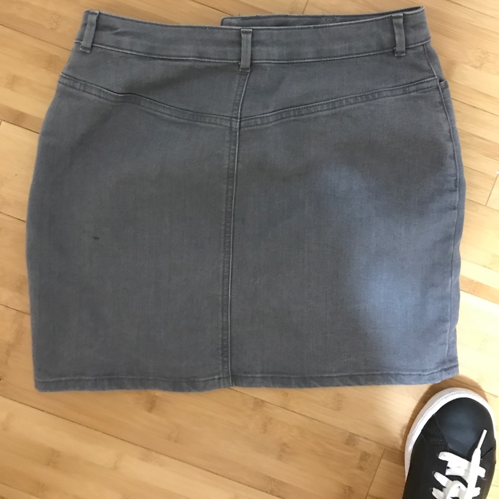 Skirt - Picture 2 of 3