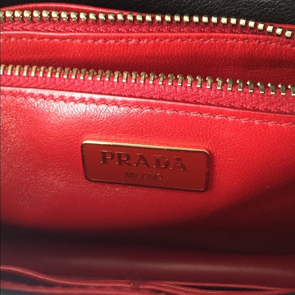 ***SOLD***Authentic Prada Lux Small Crossbody Bag - Picture 6 of 8