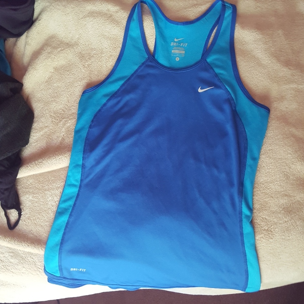 Nike Dri Fit 😥 Razerback 🤾‍♀️