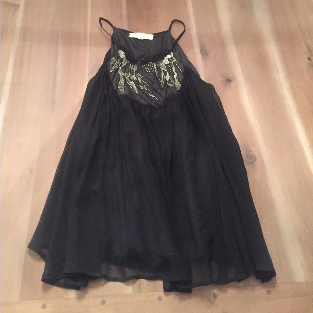 Beautiful Vanessa Bruno Athè embellished top!