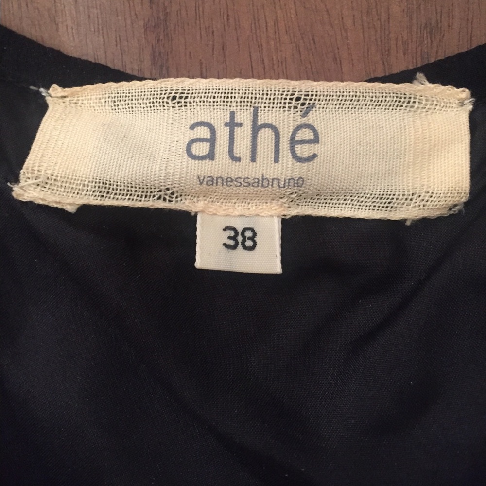 Beautiful Vanessa Bruno Athè embellished top! - Picture 4 of 5