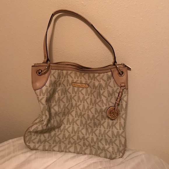 Light cream MK purse - Picture 2 of 5