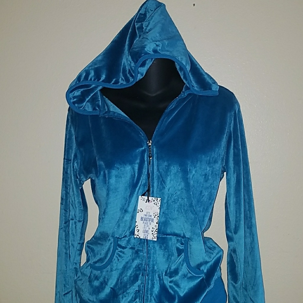 Velour Set - Picture 5 of 5