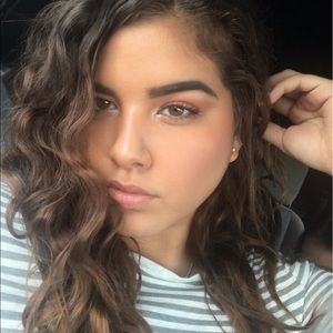 Meet your Posher, Raquel