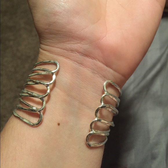 ‼️FREE‼️ With any bundle! Metal Woven Cuff - Picture 2 of 2