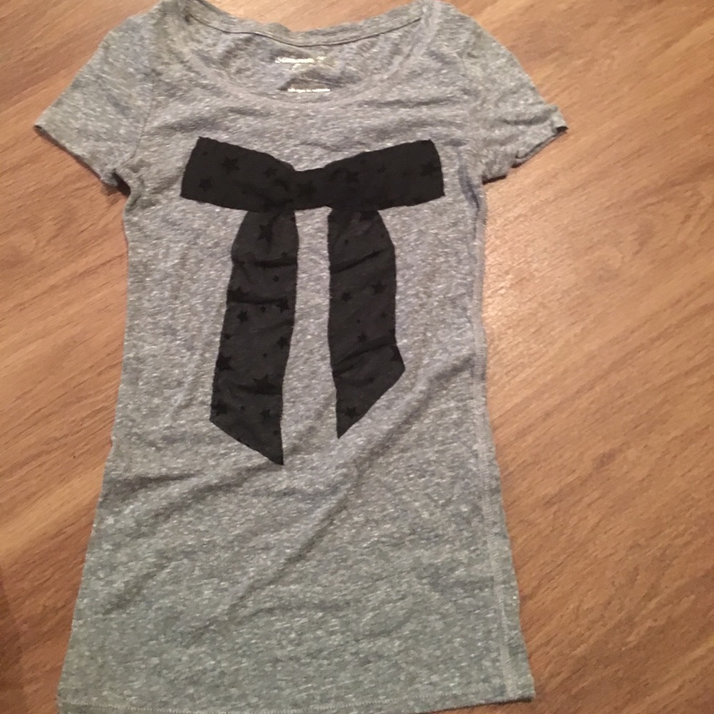 Grey tee with black bow