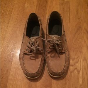 Lightly worn tan Sperry boat shoes