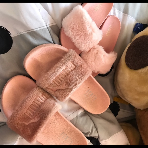 **SOLD** Kids Fur Slides - Pink Sz 12 Youth - Picture 5 of 5