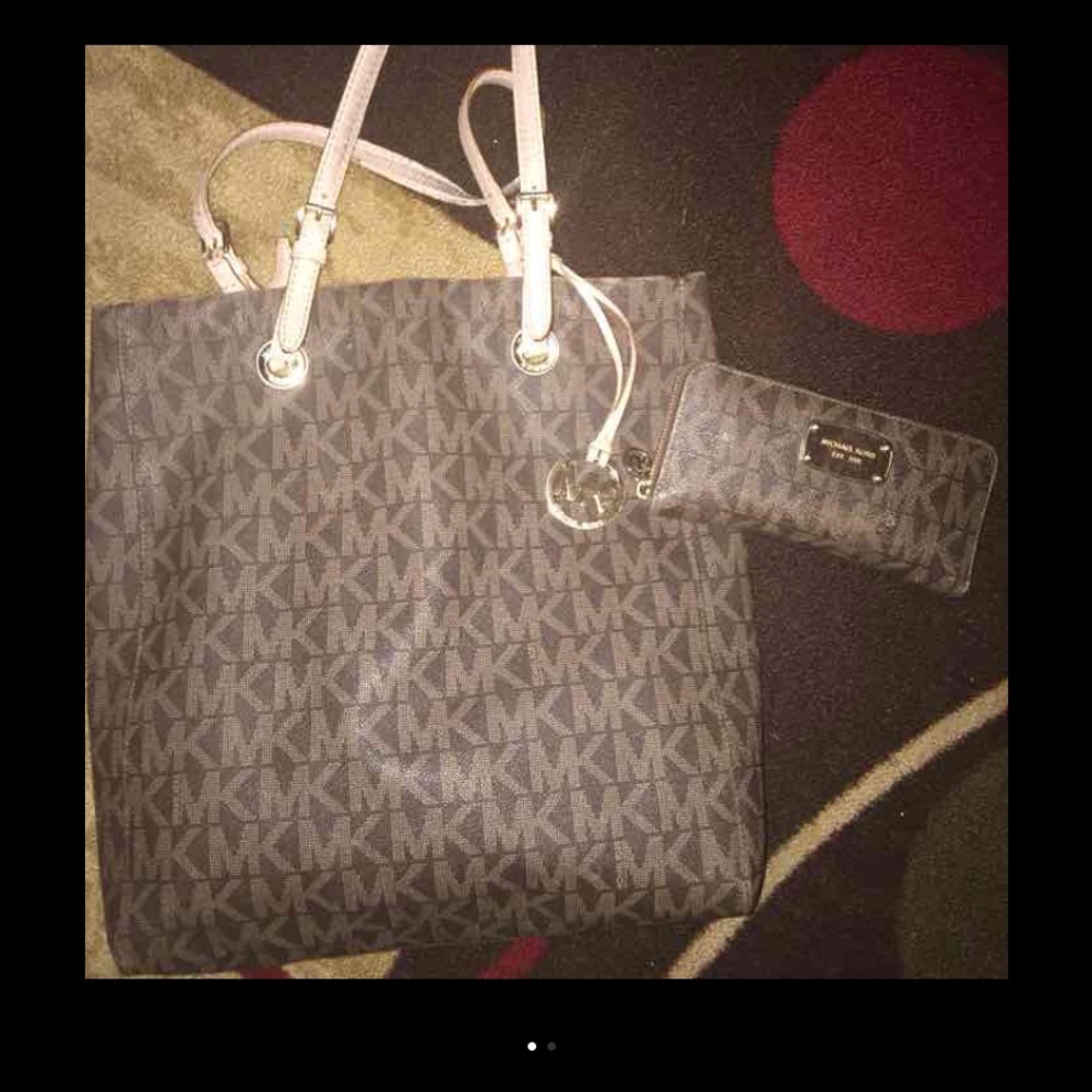 Authentic Mk purse and matching wallet